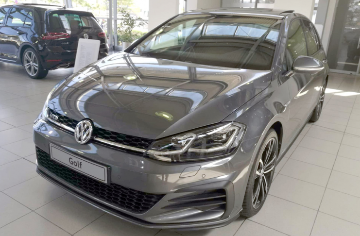 La Golf R-Line disponible à partir de 45 999 DZA mois