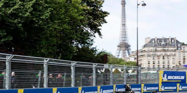 Formule E Robin Frijns remporte le E-Prix de Paris