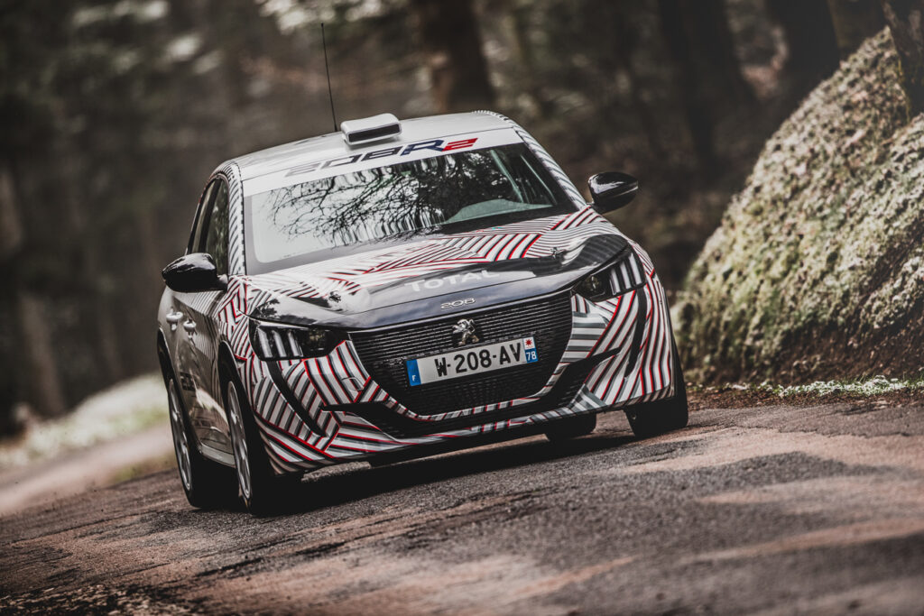 La nouvelle Peugeot 208R2 fait ses premiers tours de roues