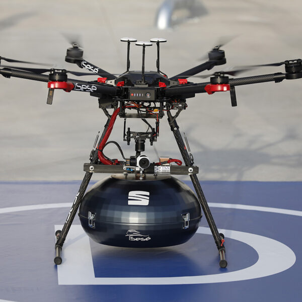 SEAT-and-Grupo-Sese-link-up-via-drone_02_HQ (1)