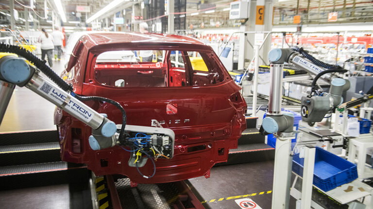 Des robots collaboratifs donnent leur nom aux modèles SEAT Seat ibiza