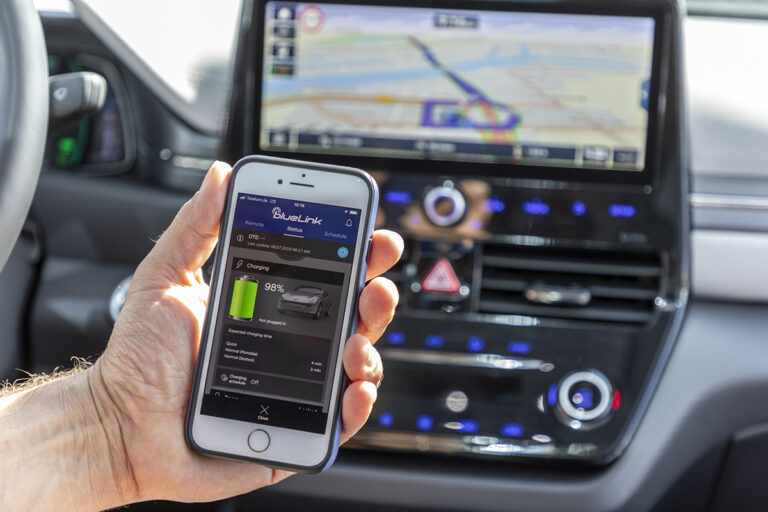 Hyundai Bluelink® Connected Car Services on all models hyundai-bluelink-connected-car-services-on-all-models-01