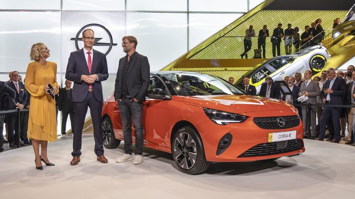 2019-IAA-Frankfurt-Michael-Lohscheller-Juergen-Klopp-Opel-Corsa-e-508720