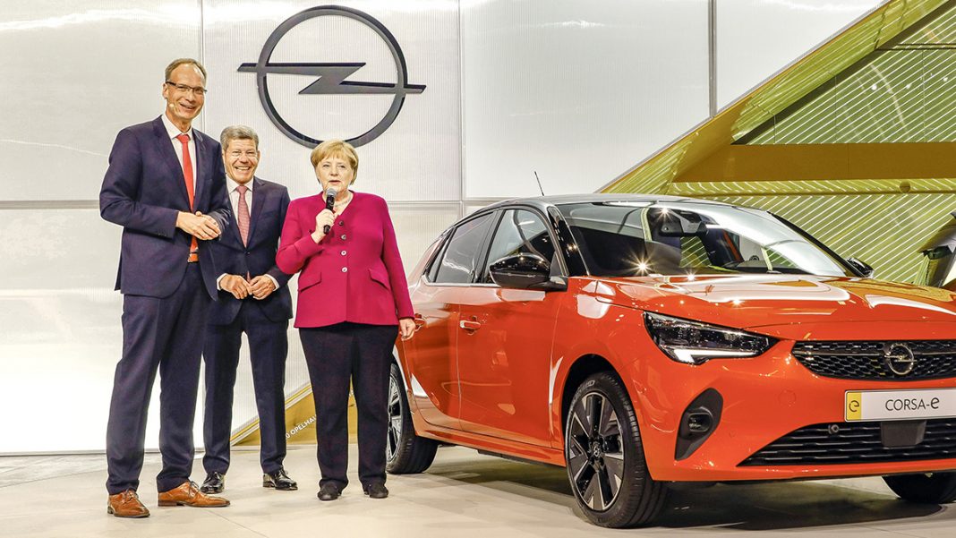 2019-Opel-IAA-Frankfurt-Angela-Merkel-Michael-Lohscheller-Corsa-e-508771