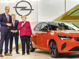2019-Opel-IAA-Frankfurt-Angela-Merkel-Michael-Lohscheller-Corsa-e-508771