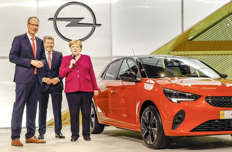 2019-Opel-IAA-Frankfurt-Angela-Merkel-Michael-Lohscheller-Corsa-e-508771