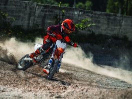 4 Action KTM SX-E 5 MY2020