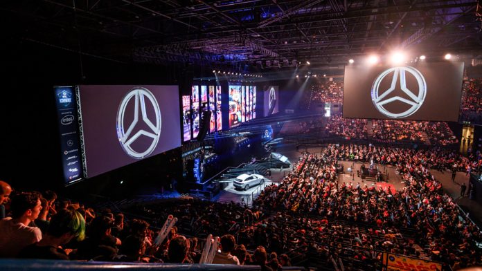 Mercedes-Benz et l'e-sport : écoutez l'interview-podcast de Bettina Fetzer, Vice-Présidente Marketing Cars