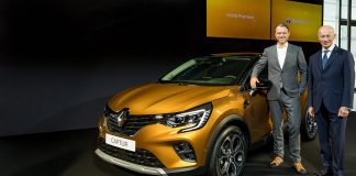 Nouveau Renault CAPTUR présenté Au Salon De Francfort