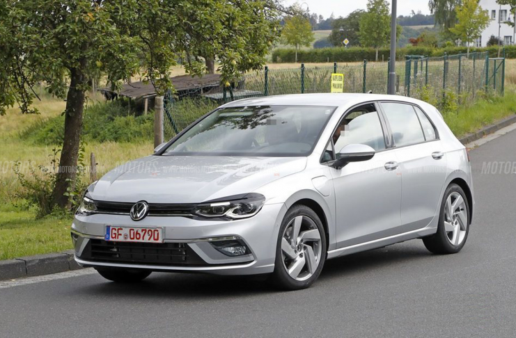 Volkswagen Golf 8 GTE 2020