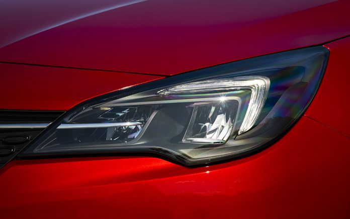 2019 Opel Astra mit LED