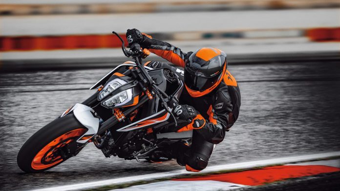 New KTM 890 DUKE R