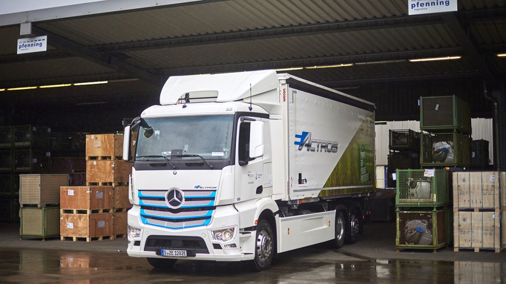 Mercedes-Benz Trucks au Salon Solutrans 2019