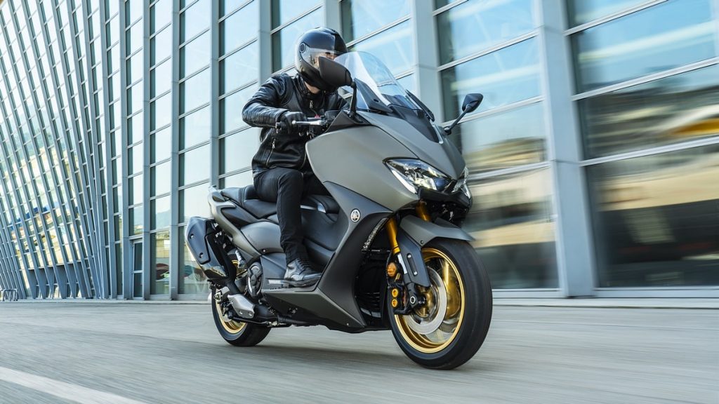 Yamaha France : le TMAX 560 arrive en concessions le 19 décembre ! Yamaha-TMAX-560