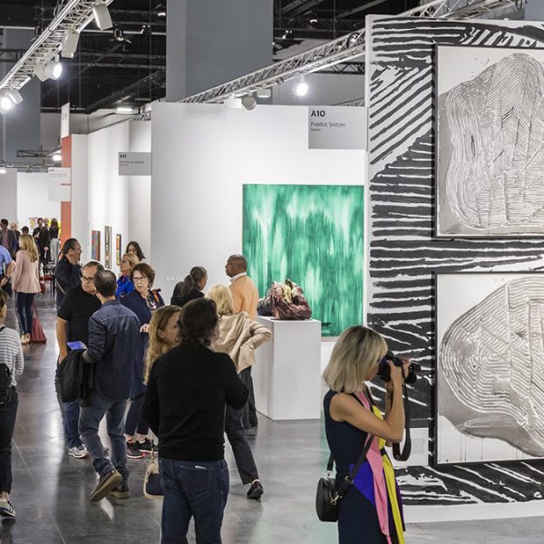 Zac Langdon-Pole, lauréat du BMW Art Journey dévoile de nouvelles œuvres et présente son livre au Soho House Art Talk.