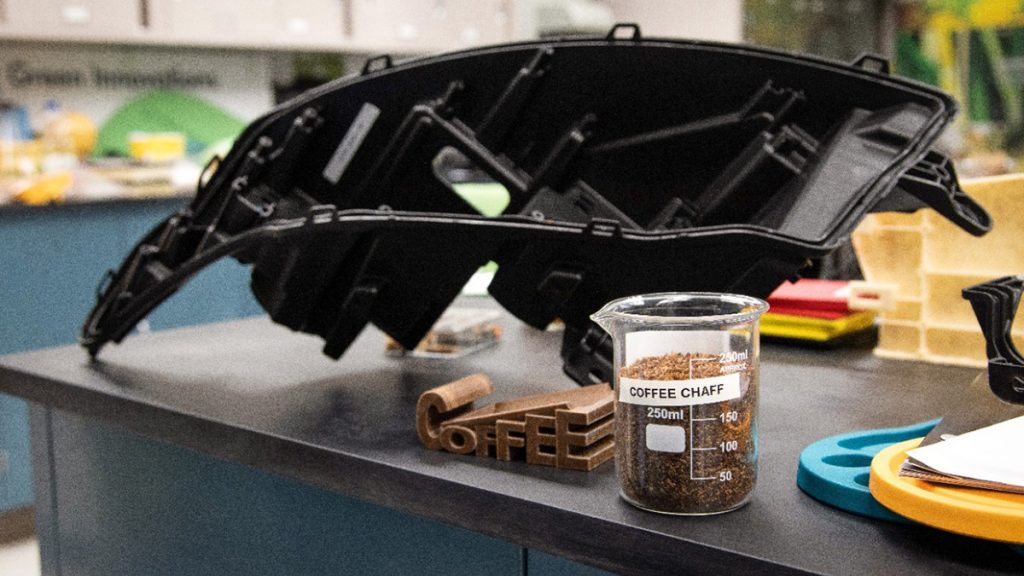 Ford s’associe avec McDonald’s pour transformer l’enveloppe des grains de café en pièces automobiles Ford & McDonalds