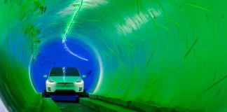Elon Musk routes souterraines pour les véhicules électriques