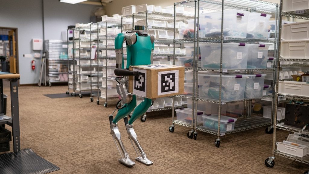 CES 2020 : robot livreur de colis, interface nouvelle génération sync et Mustang Mach-E 100% électrique CES 2020 : robot livreur de colis, interface nouvelle génération sync et Mustang Mach-E 100% électrique