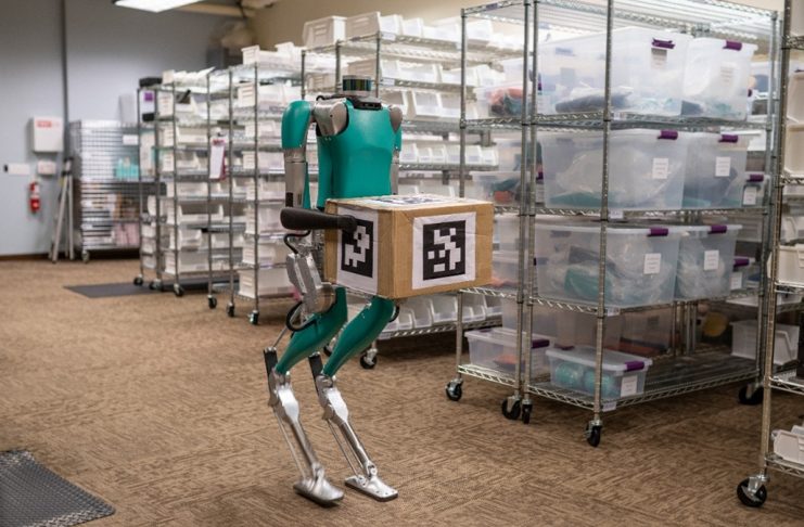 CES 2020 : robot livreur de colis, interface nouvelle génération sync et Mustang Mach-E 100% électrique