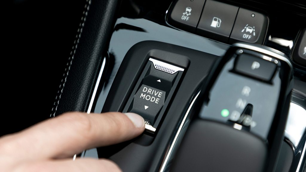 Opel-Grandland-X-Hybrid4