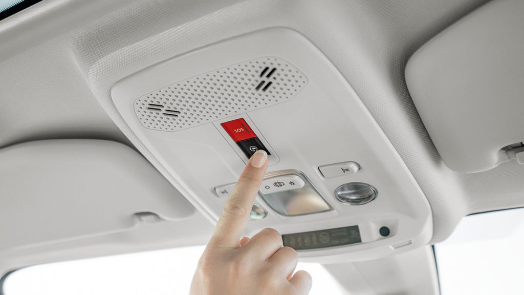 OpelConnect, à partir de 300 € en France, de série avec un système de navigation ainsi que sur les Opel Corsa-e et Grandland X hybride