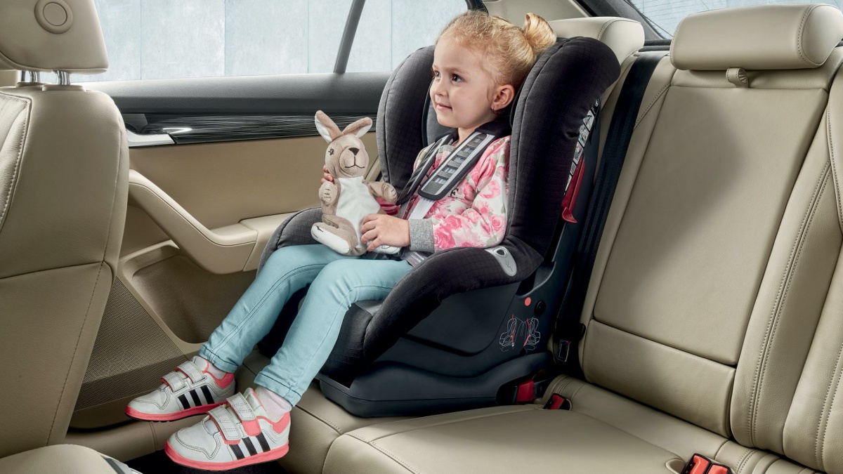 SKODA Genuine offers four child seat models catering to any age - MOTORS ACTU