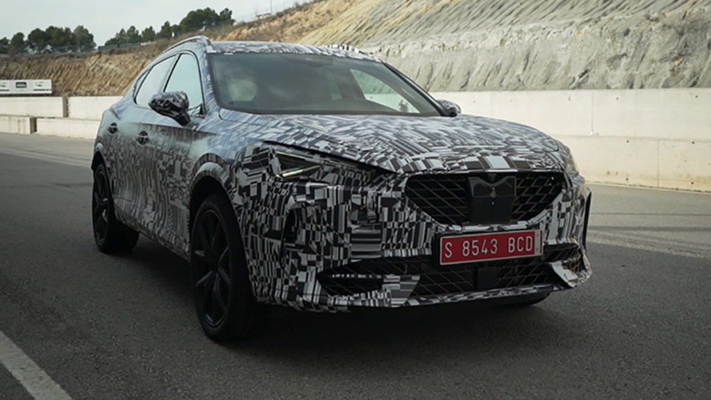 Deux pilotes professionnels au volant de la CUPRA Formentor Cupra Formentor