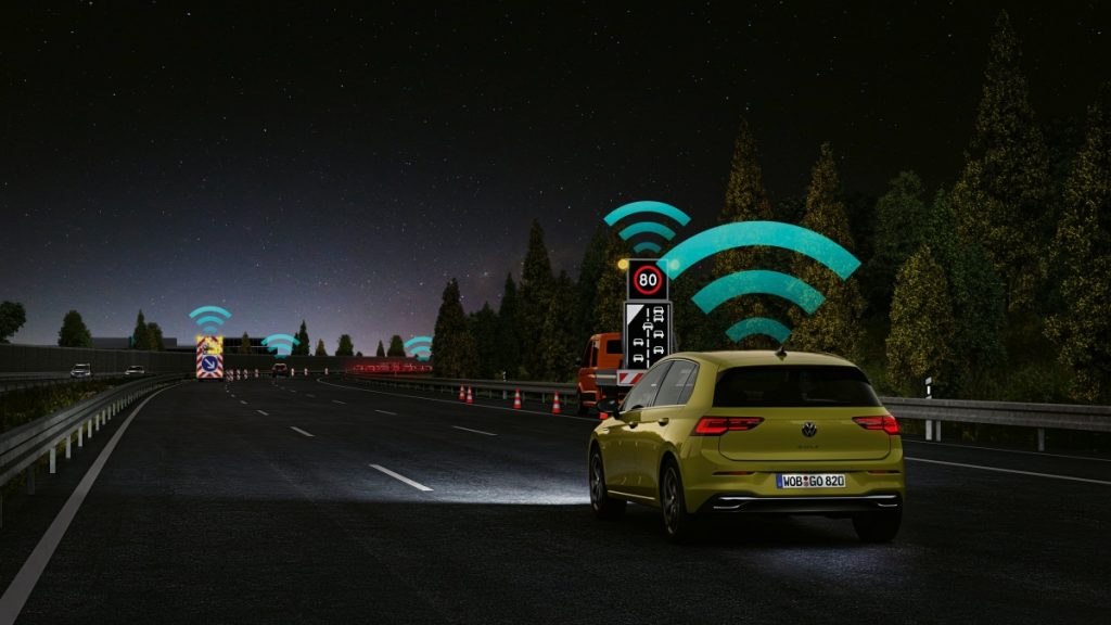 Volkswagen Golf 8 - Car2X