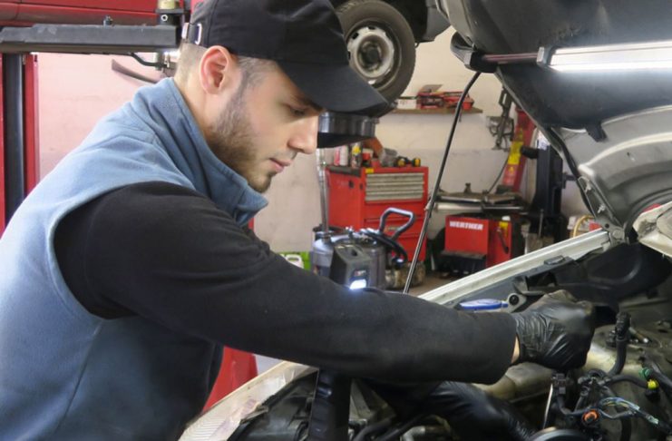 La Fondation PSA et l’Avise accélèrent pour accompagner la création de nouveaux garages solidaires dans les territoires.