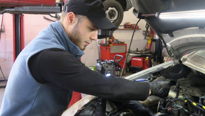 La Fondation PSA et l’Avise accélèrent pour accompagner la création de nouveaux garages solidaires dans les territoires.