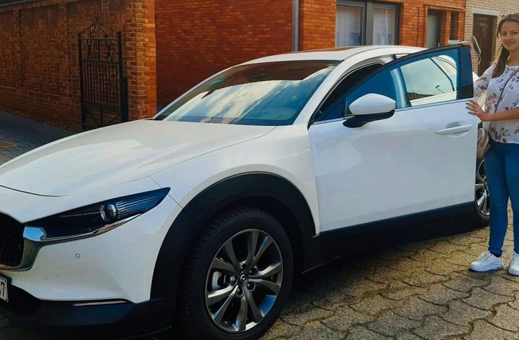 Mazda met des voitures à la disposition des soignants-Zorgauto_Julie