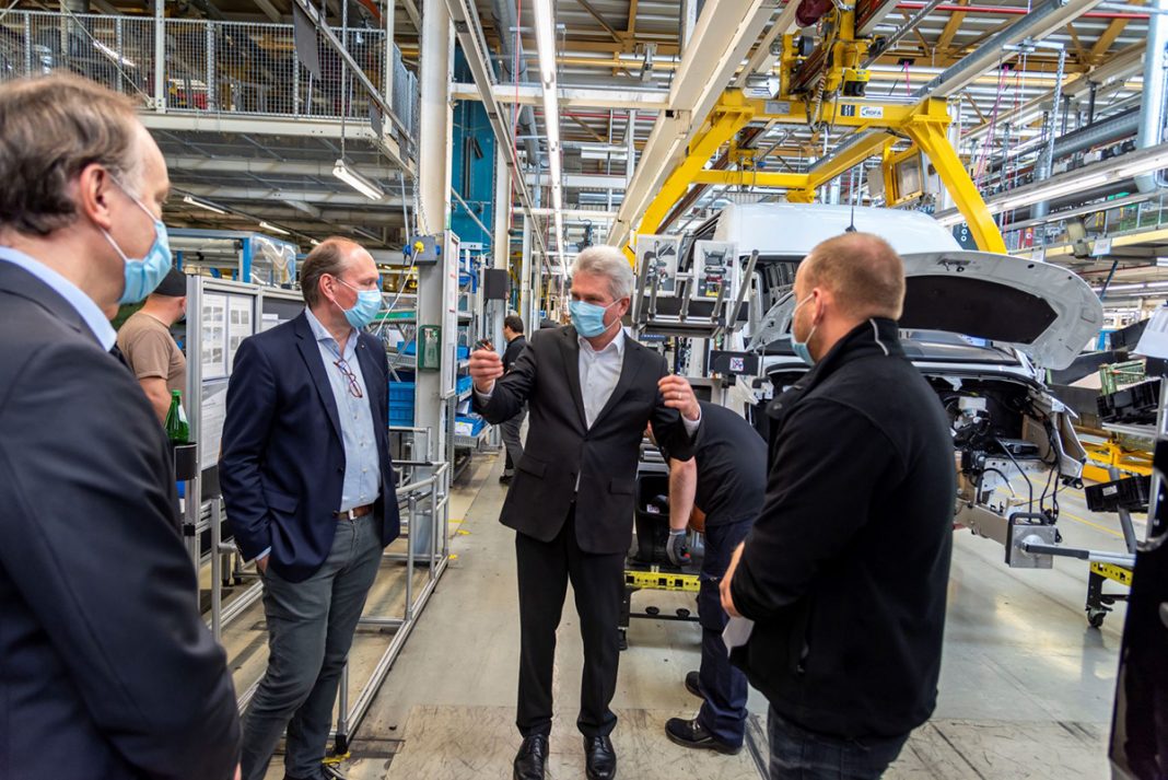 Mercedes Benz La Production Des Usines Vul Reprend Progressivement