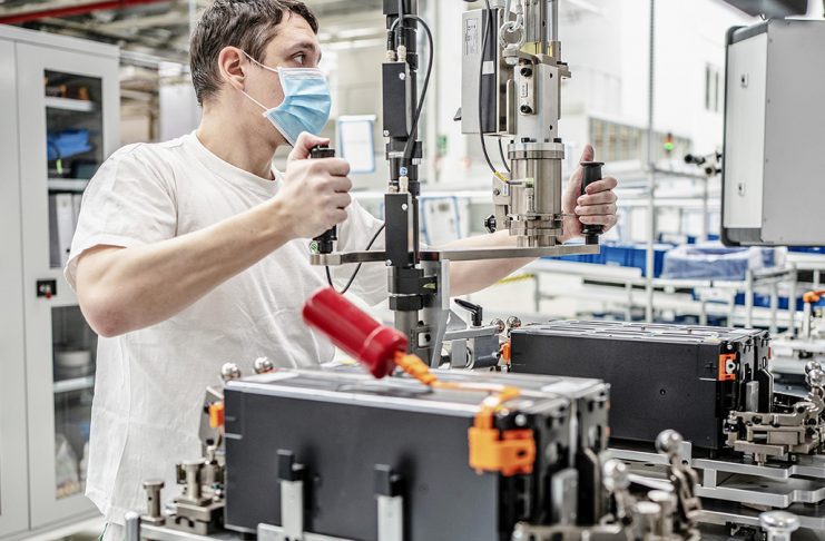 SKODA redémarre la production des batteries de traction à haute tension