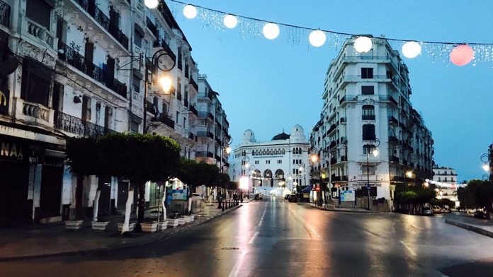 confinement à Alger