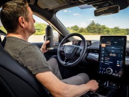 La technologie Ford Co-Pilot360MC offre maintenant la conduite mains libres