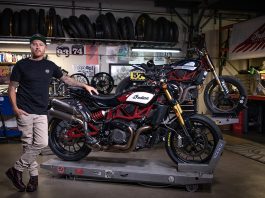 Indian Motorcycle et Roland Sands Design devoilent une collection d'accessoires inspirée de la course pour la FTR 1200