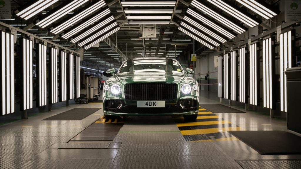 40,000 examples of the ultimate Grand Touring Luxury Sedan: Flying Spur continues to soar 40,000th Flying Spur