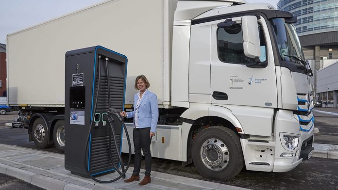 L’usine Mercedes-Benz de Wörth lancera la production en série de l’eActros en 2021