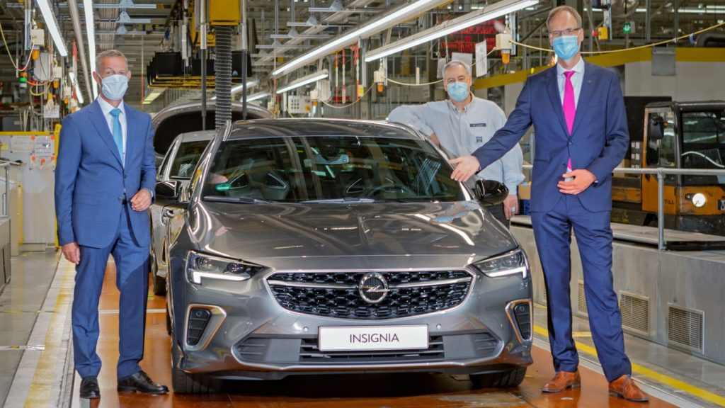 Nouvelle Opel Insignia sort des chaînes de Rüsselsheim, en Allemagne Opel Insignia - usine de Rüsselsheim