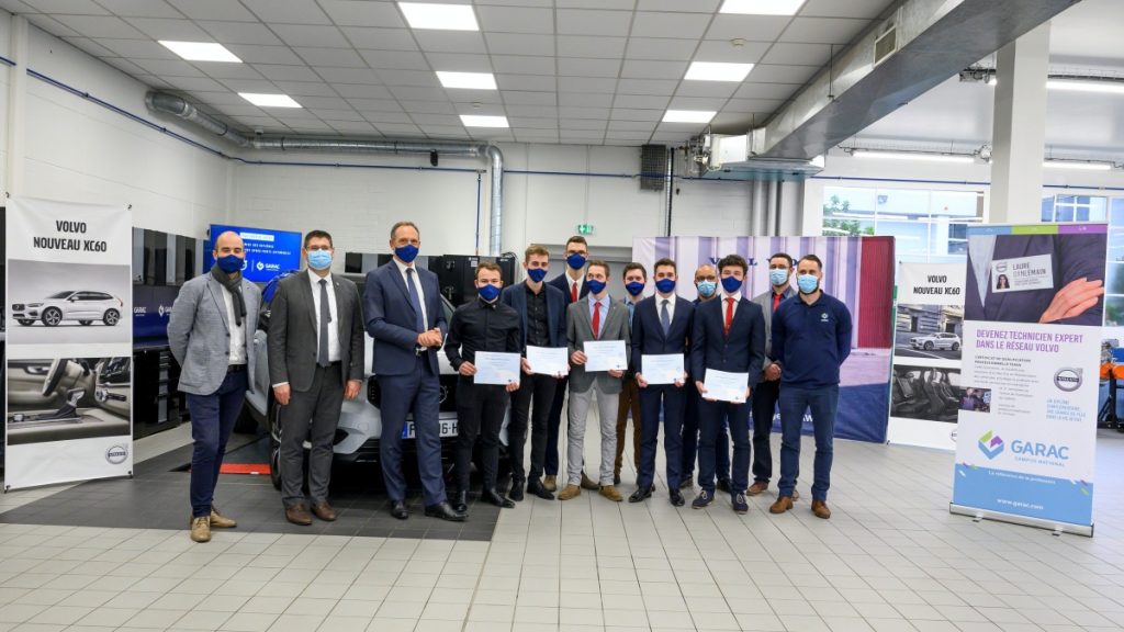 La première promotion de la classe Volvo Cars du GARAC diplômée