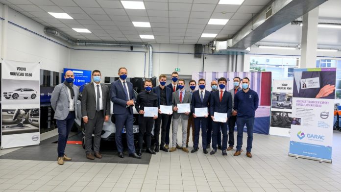 La première promotion de la classe Volvo Cars du GARAC diplômée