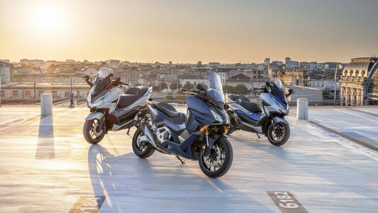 Honda Forza 125 2021 : une esthétique revue améliorant son look et ses qualités aérodynamiques Honda Forza 125 2021