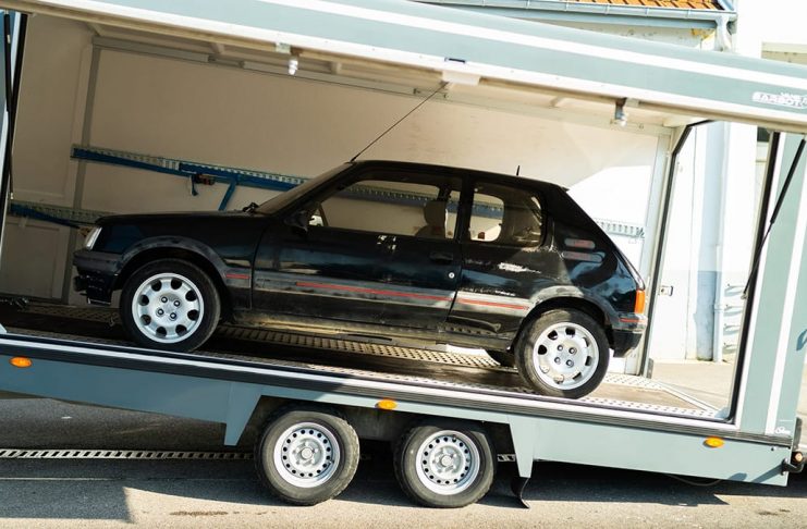 Aventure PEUGEOT restaure une PEUGEOT 205 GTi