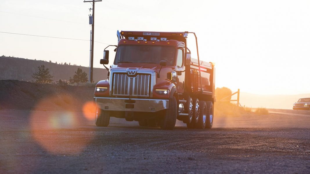 Daimler Trucks dévoile son tout nouveau Western Star destiné à l’Amérique du Nord