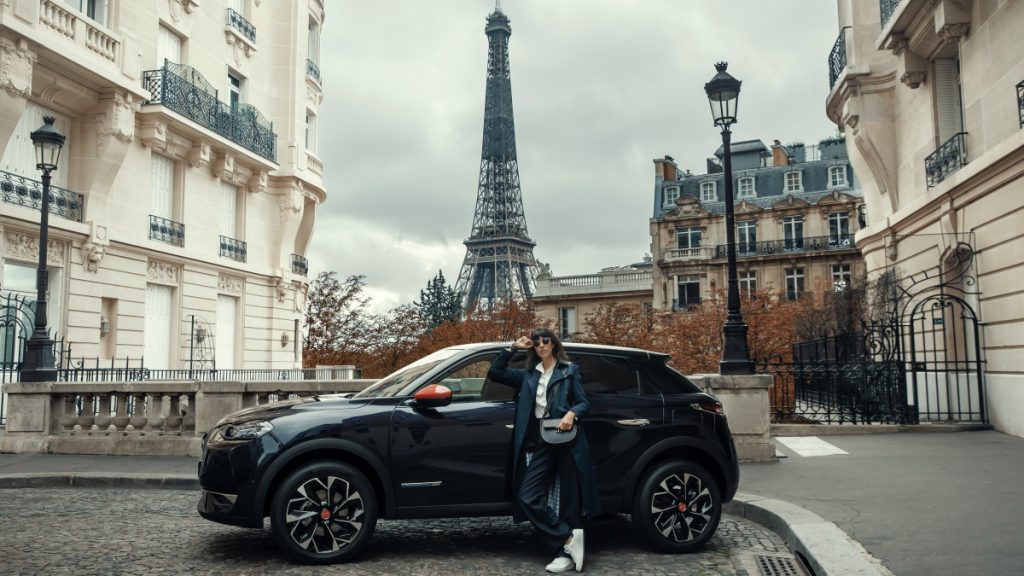 DS 3 CROSSBACK INES DE LA FRESSANGE PARIS : collection exclusive à partir de 36.400€ DS 3 CROSSBACK INES DE LA FRESSANGE PARIS