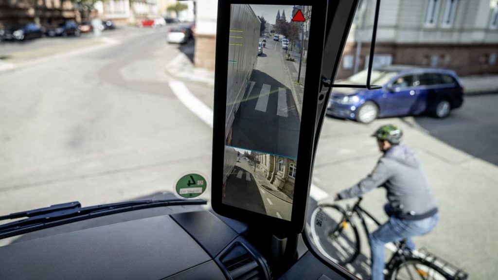 Mercedes-Benz Trucks - Sideguard Assist