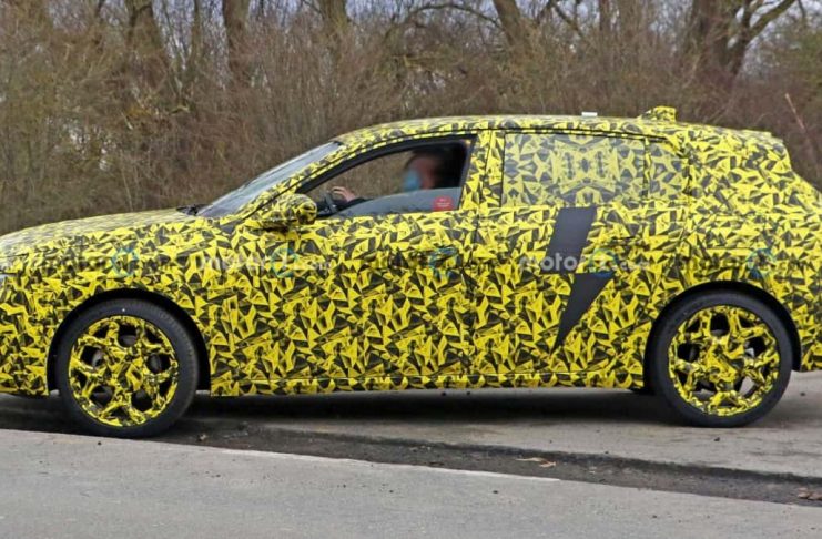 Opel Astra 2022 - crédit photo Motor1