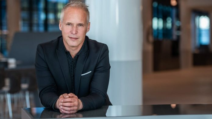 Sven Schuwirth - Seat S.A.