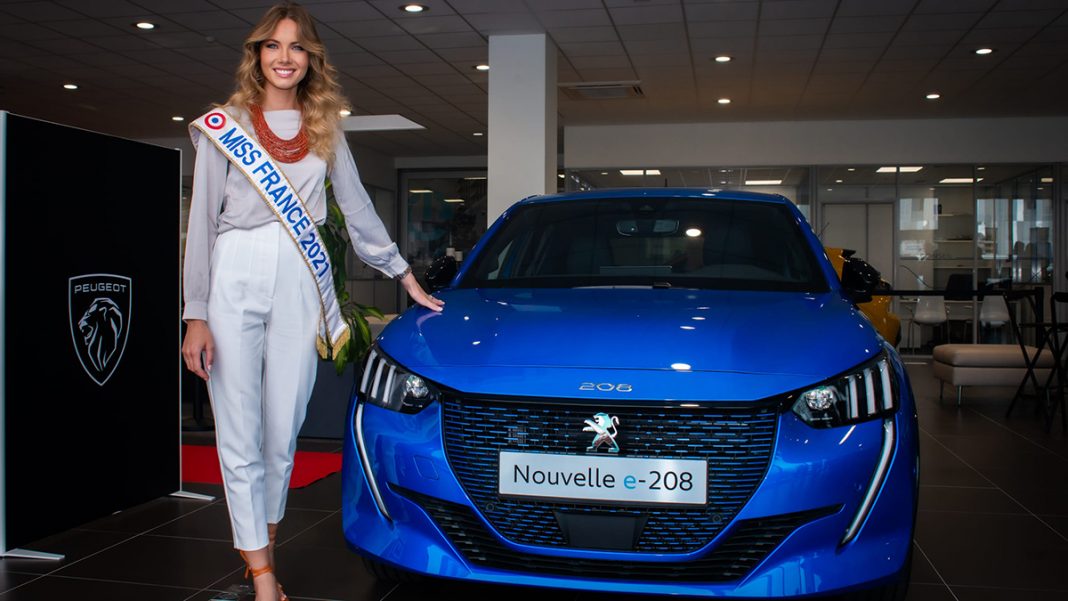 Miss France roule en PEUGEOT e-208