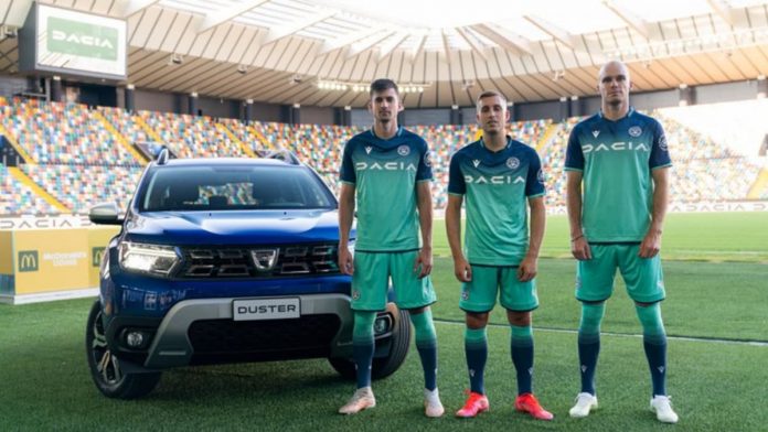 Dacia Duster facelift 2021 à la Dacia Arena en Italie